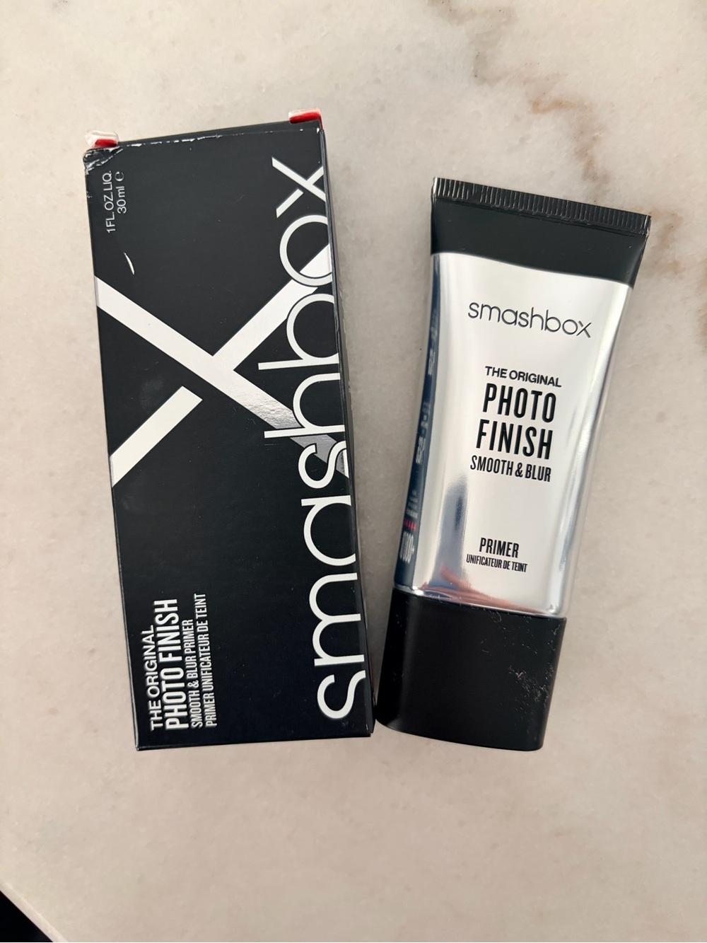 Smashbox Photo Finish Smooth & Blur Primer in Silver and Black